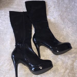 SEXY BLACK PATON  VEGAN LEATHER ROUND TOE, PLATFORM BOOTS  S 6.5 NEW